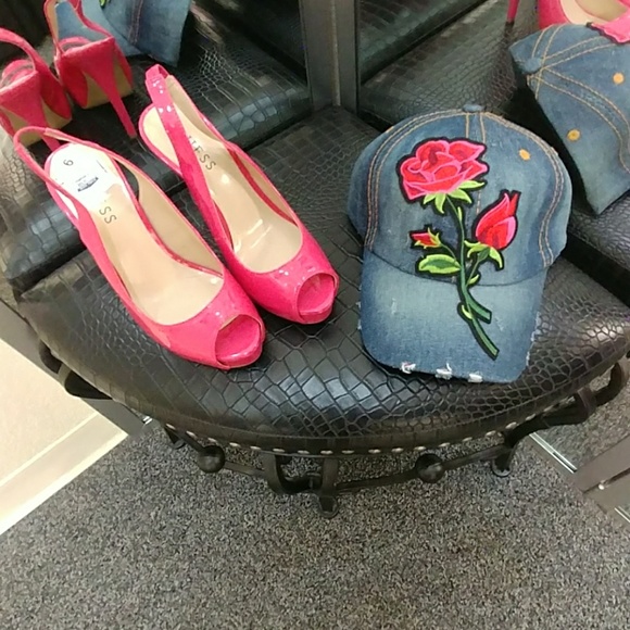 Rose Patch  Denim Cap - Picture 1 of 8